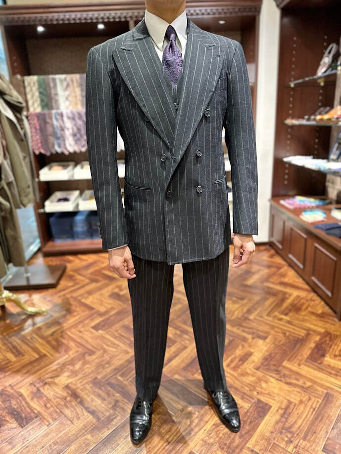 bespoke_suit_universal_a0546_15.jpg