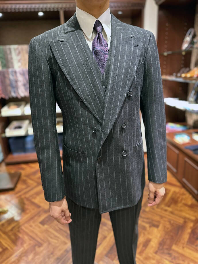 bespoke_suit_universal_a0546_16.jpg