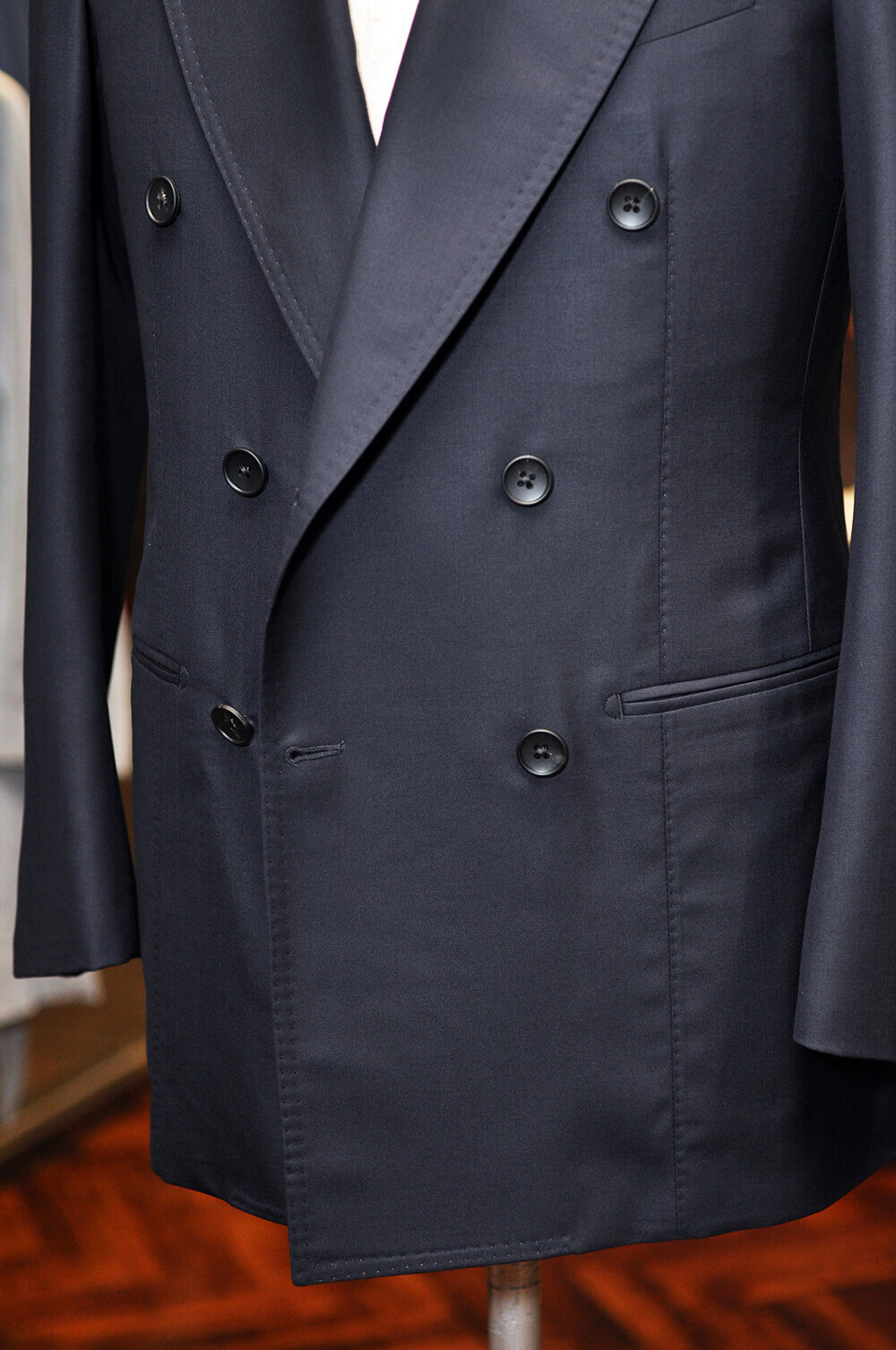 double_suit_navy_solid_greenhills_06.jpg