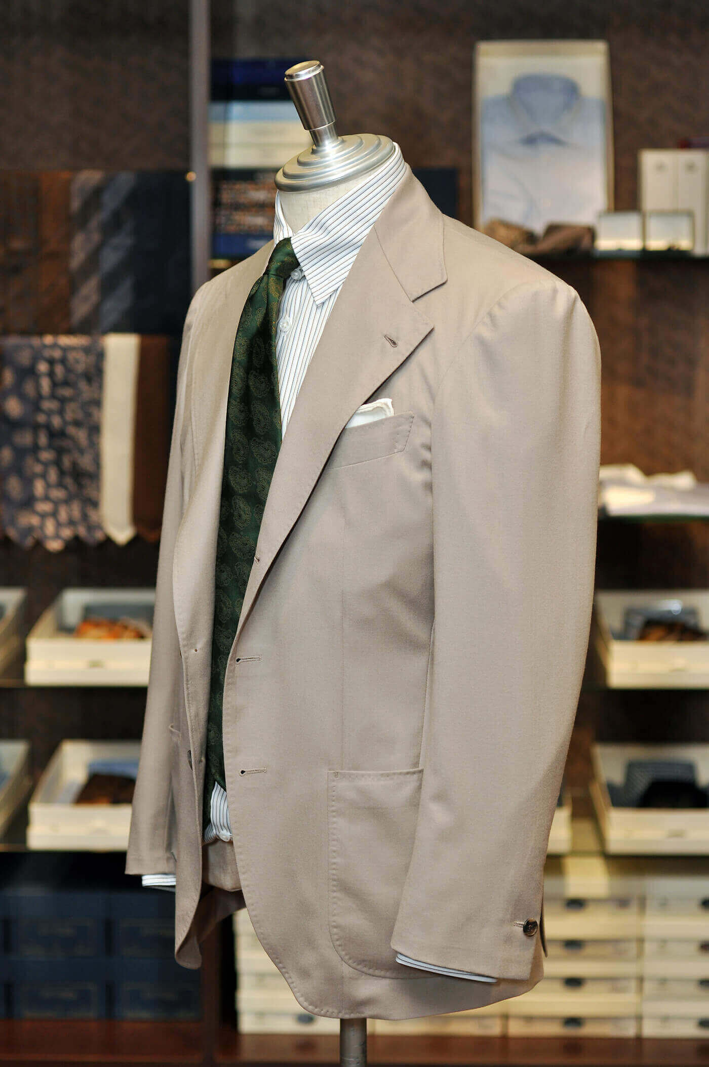 drapers_light_flannel_beige_suit_03.jpg