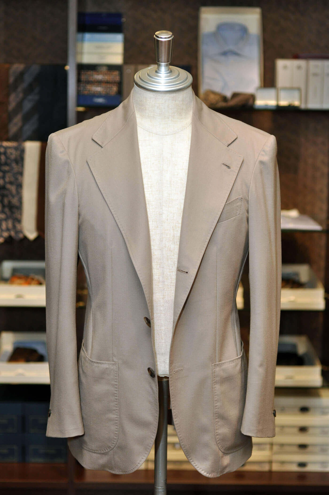 drapers_light_flannel_beige_suit_05.jpg