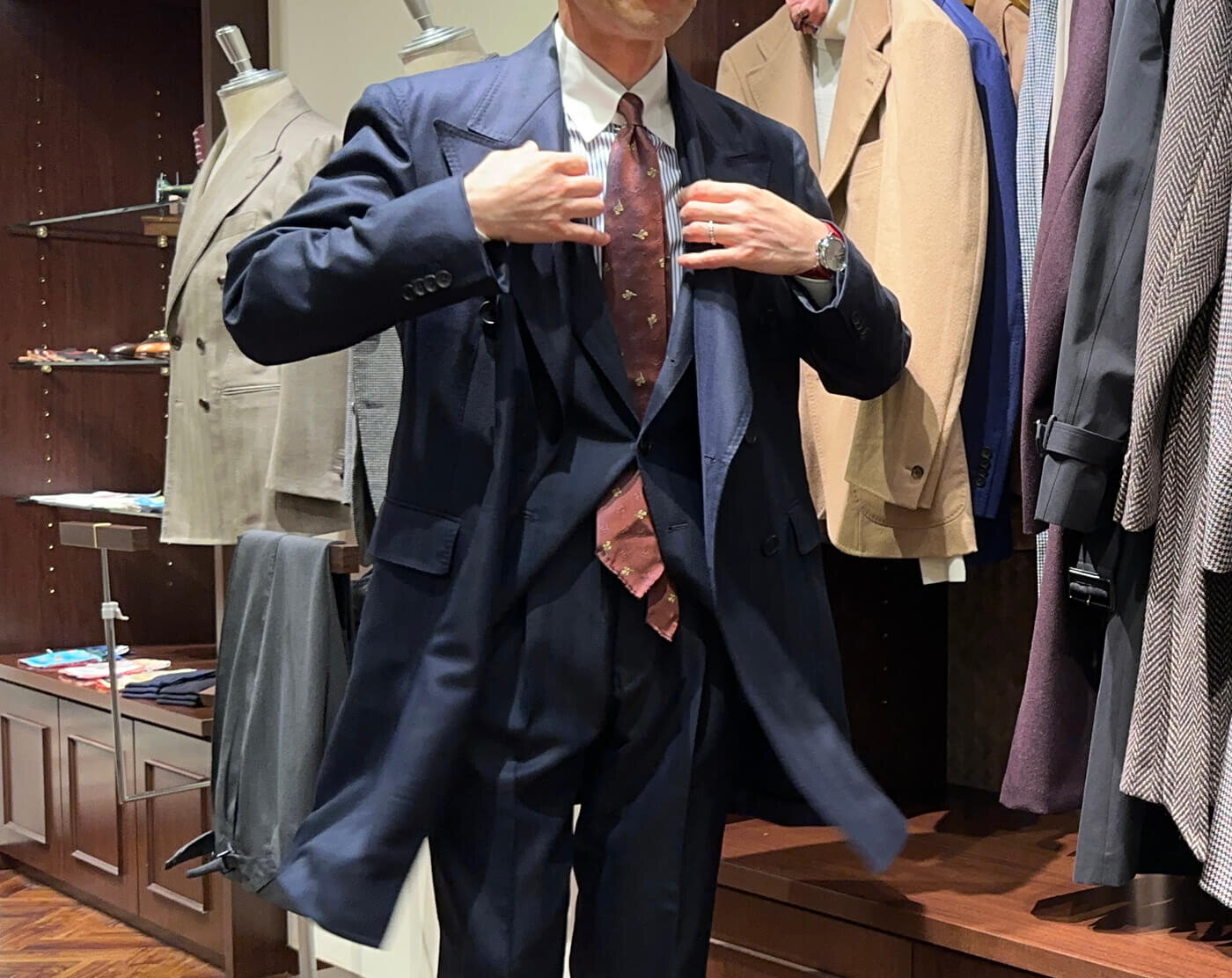 drapers_topline_navy_style_09.jpg