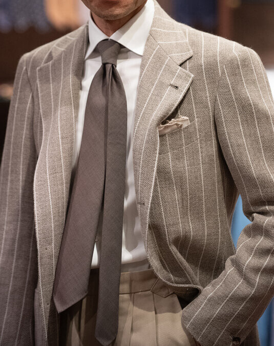 これなら着たいと思えたニットのような柔らかな風合いのストライブジャケット