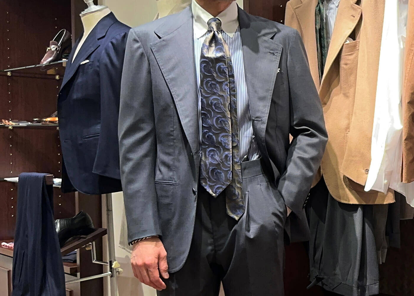 greenhills_gray_suit_style2_2.jpg