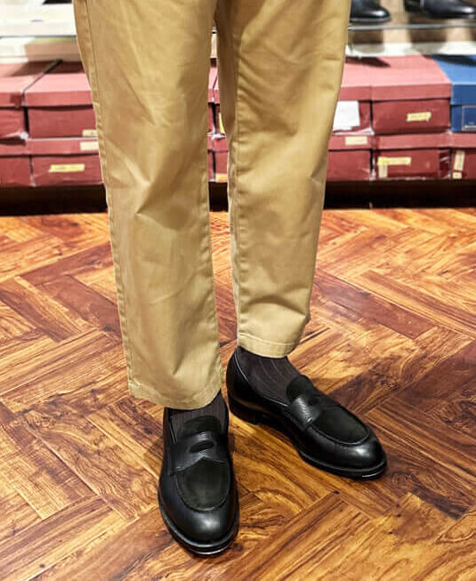 ローファーをオーダーする理由。オンオフ兼用と脱ぎ履きのしやすさ。