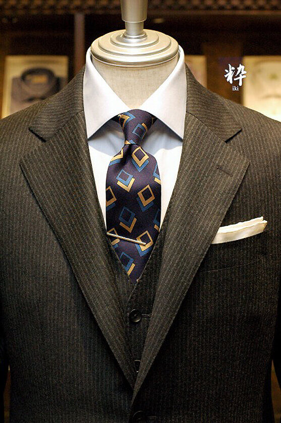 Bespoke Suit(オーダースーツ) グレーヘリンボーン スリーピース DRAPERS(ドラッパーズ) の画像ID1249