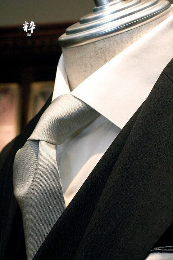 Bespoke Suit(オーダースーツ) ブラック シャドーストライプ CERRUTI(チェルッティ)  の画像ID1000