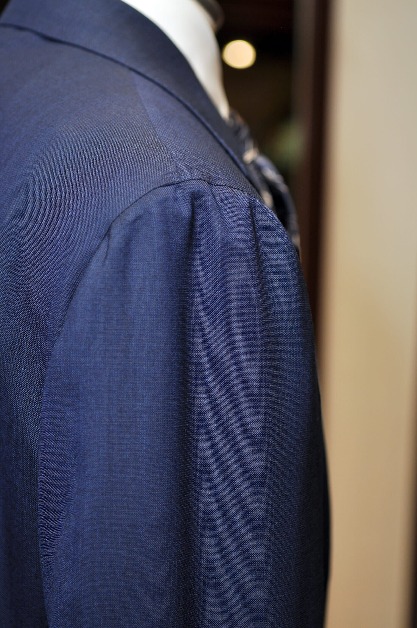plain_navy_suit_drapers_ascot_2ply_5.jpg