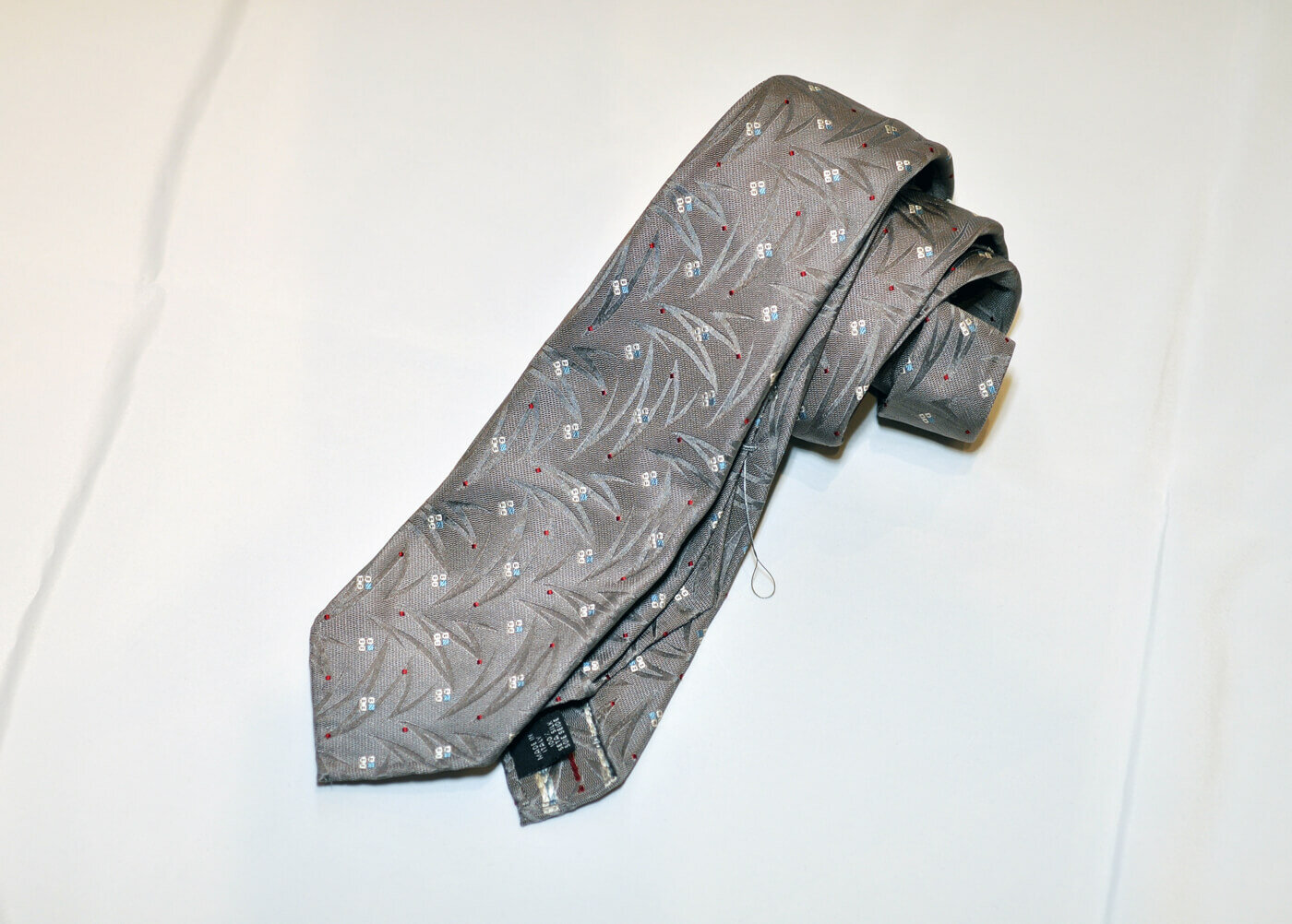sette_pieghe_jacquard_geometric_gray.jpg