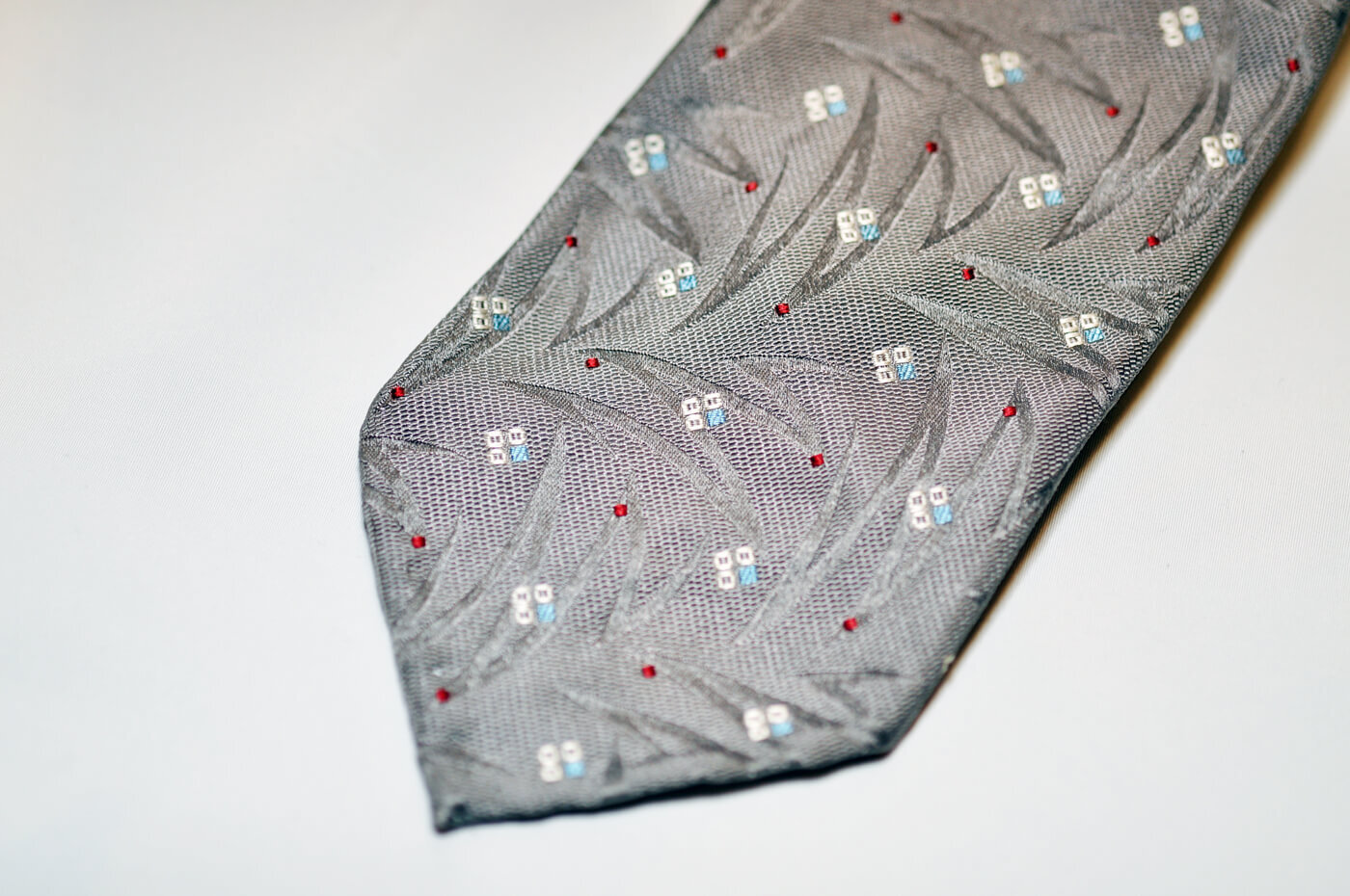 sette_pieghe_jacquard_geometric_gray_02.jpg